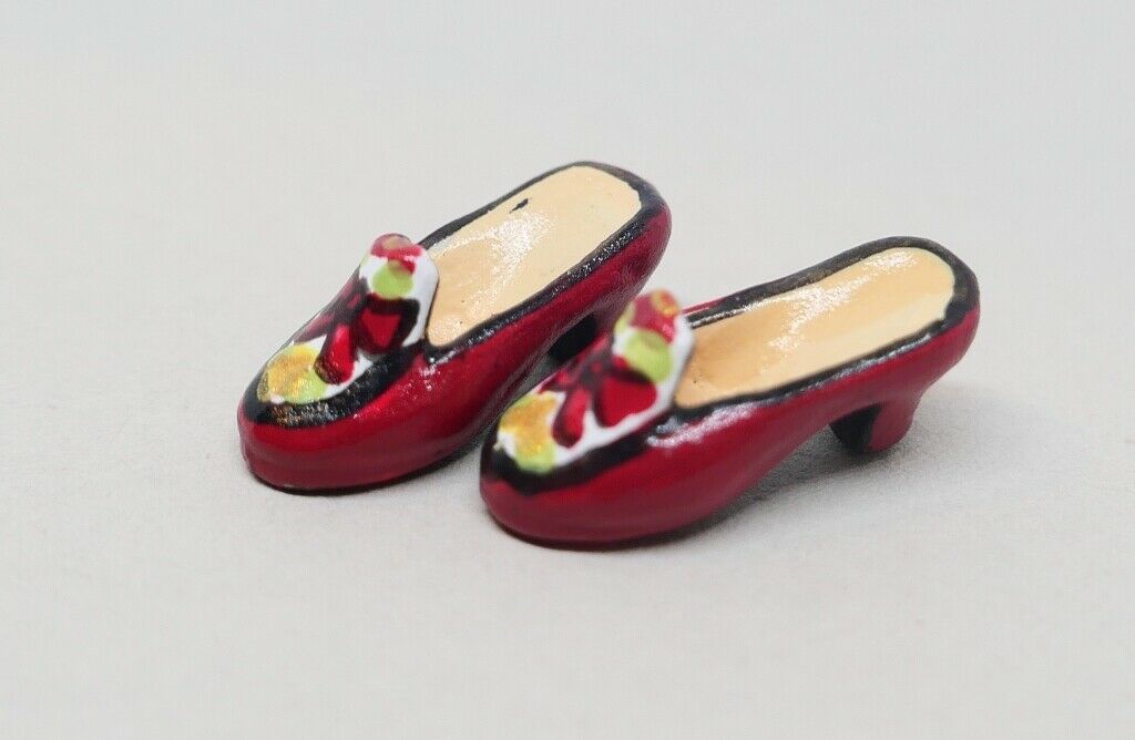 Dollhouse Miniature Small Heeled Shoes K