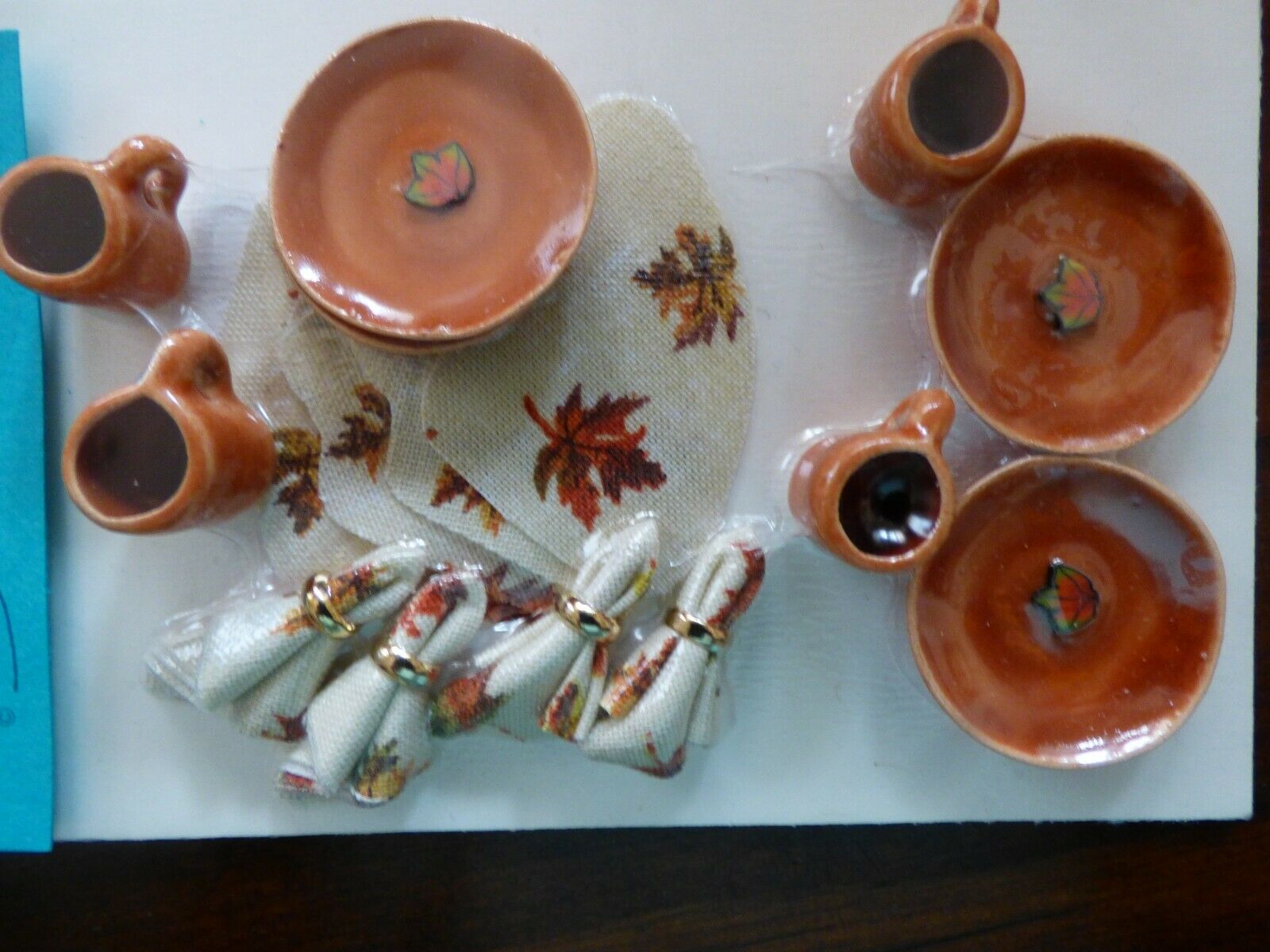 Dollhouse Miniature 8 Piece Leaves Dinner Set w/ Placemats and Napkins