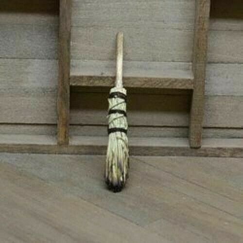 Dollhouse Miniature Hearth Broom by Sir Thomas Thumb