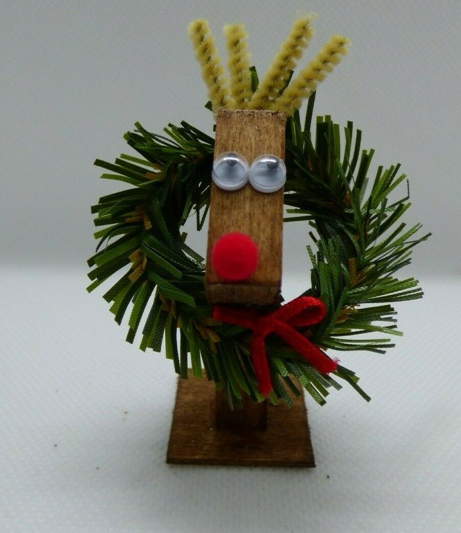 Christmas Reindeer Decoration - Dollhouse Miniature