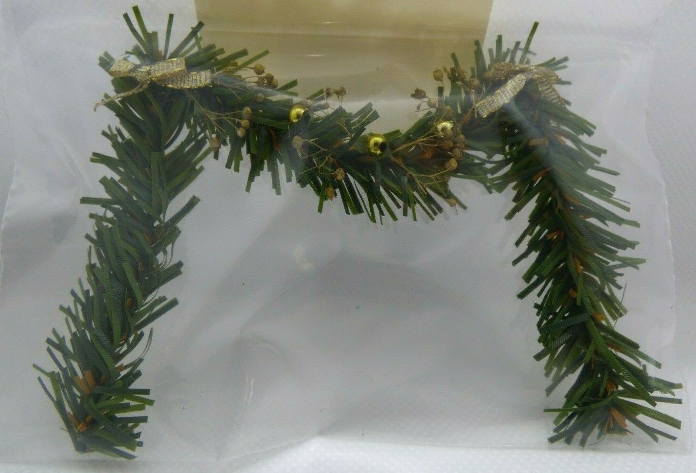 Fireplace Garland with Gold Bows for Dollhouse