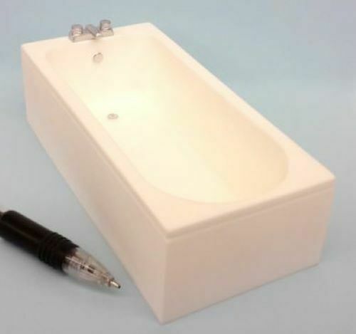 Dollhouse Miniature Bath with Flat Mixer Tap by Delph Miniatures