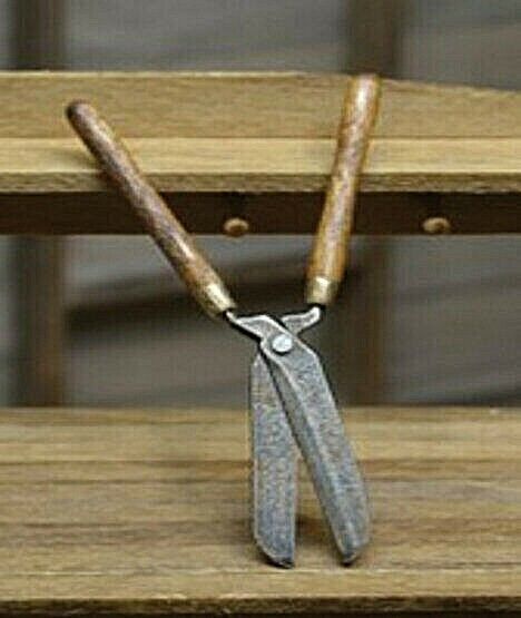 Dollhouse Miniature Hedge Clipper by Sir Thomas Thumb