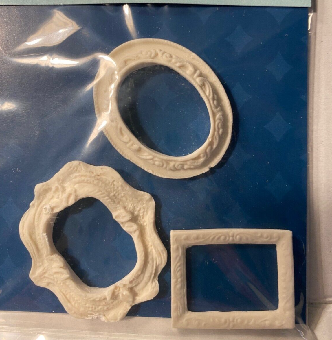 Dollhouse Miniature Picture Frames, 3 pack