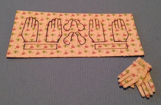Dollhouse Miniature Gardening Glove Kit