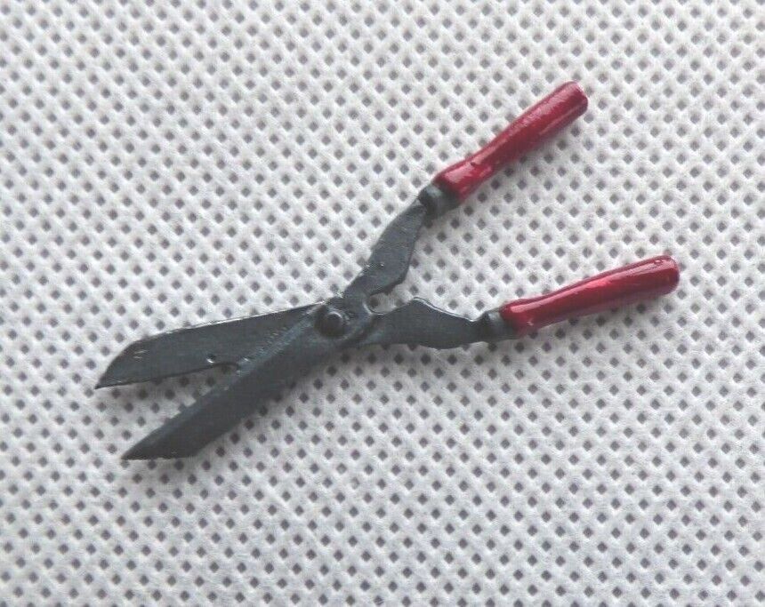 Dollhouse Miniature Hedge Clippers