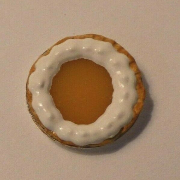 Dollhouse miniature lemon pie - handcrafted
