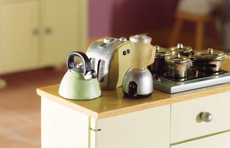 Dollhouse Miniature Kettle, Toaster, and Smoothie Maker