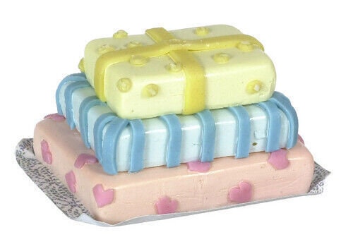 Dollhouse miniature boxes of gifts cake by falcon miniatures