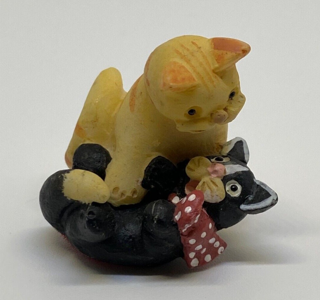 Dollhouse Miniature 2 Cats Playing