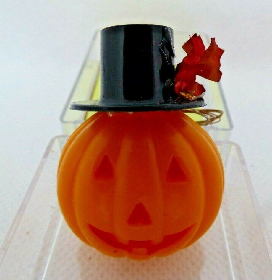 Jack o lantern with hat - electric - dollhouse miniature