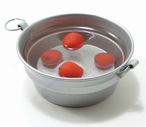 Dollhouse miniature tub of apples
