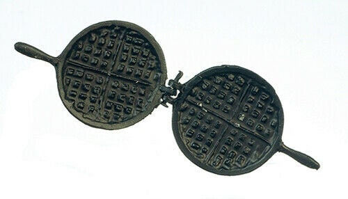 Dollhouse miniature waffle iron