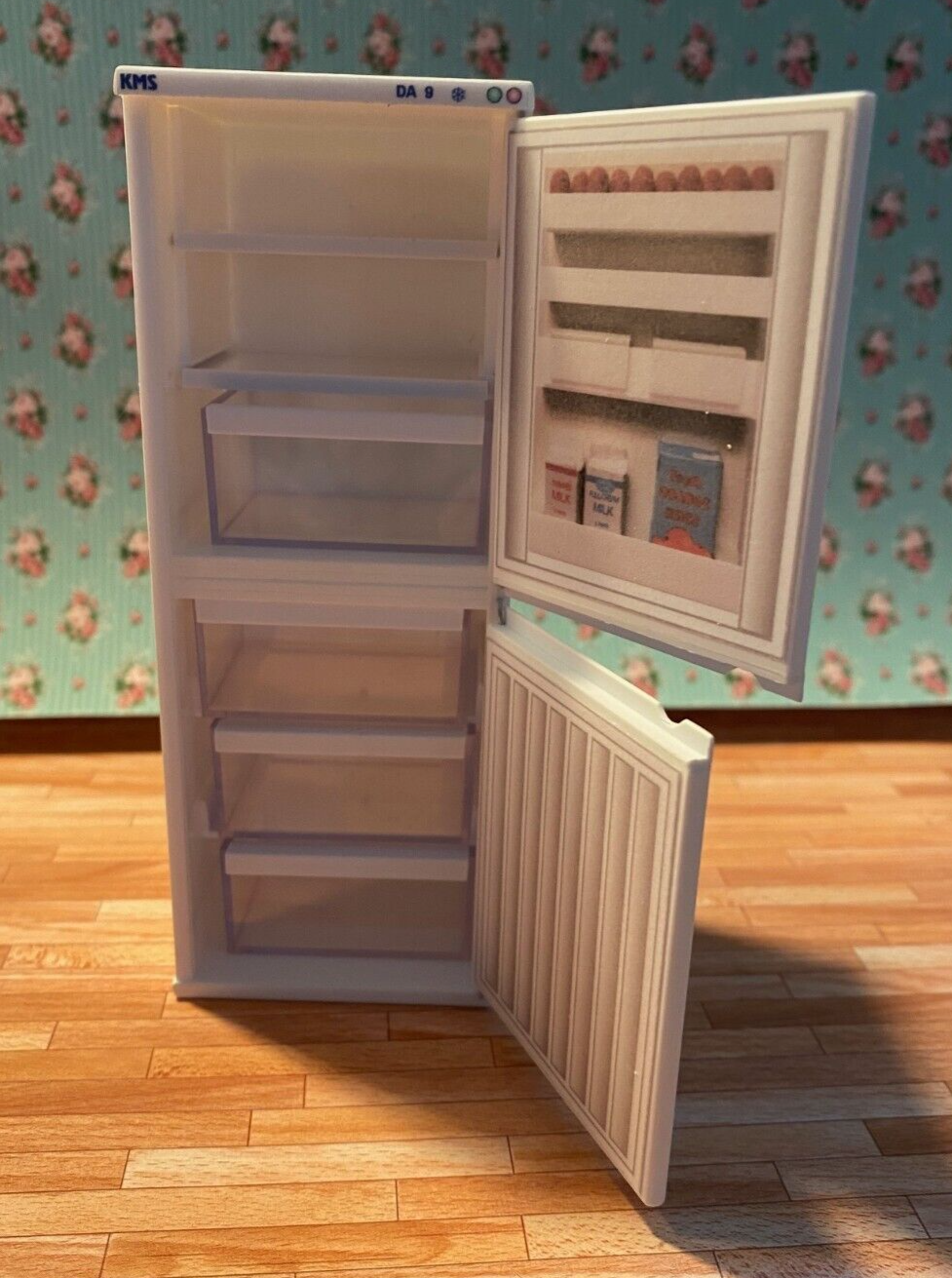 Dollhouse Miniature Fridge/Freezer, White, by Delph Miniatures