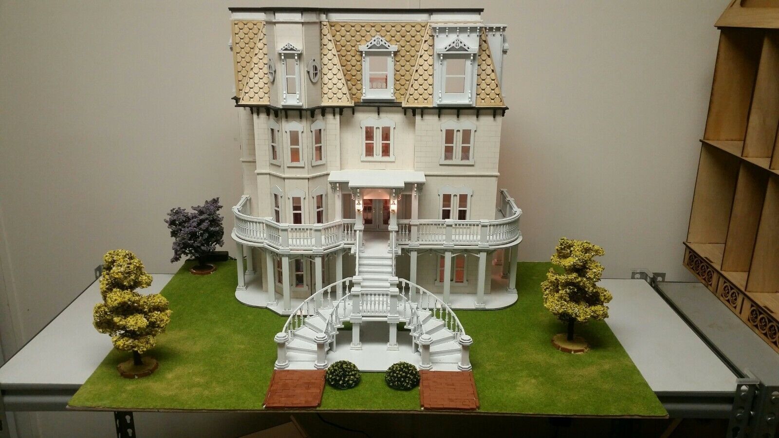 Hegeler Carus Mansion 1:24 scale Dollhouse Kit