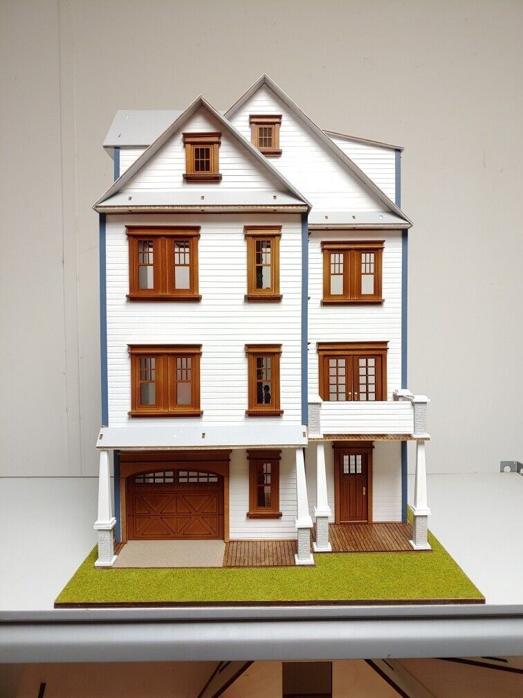 Clarkson Craftsman Mansion 1:24 Dollhouse Kit