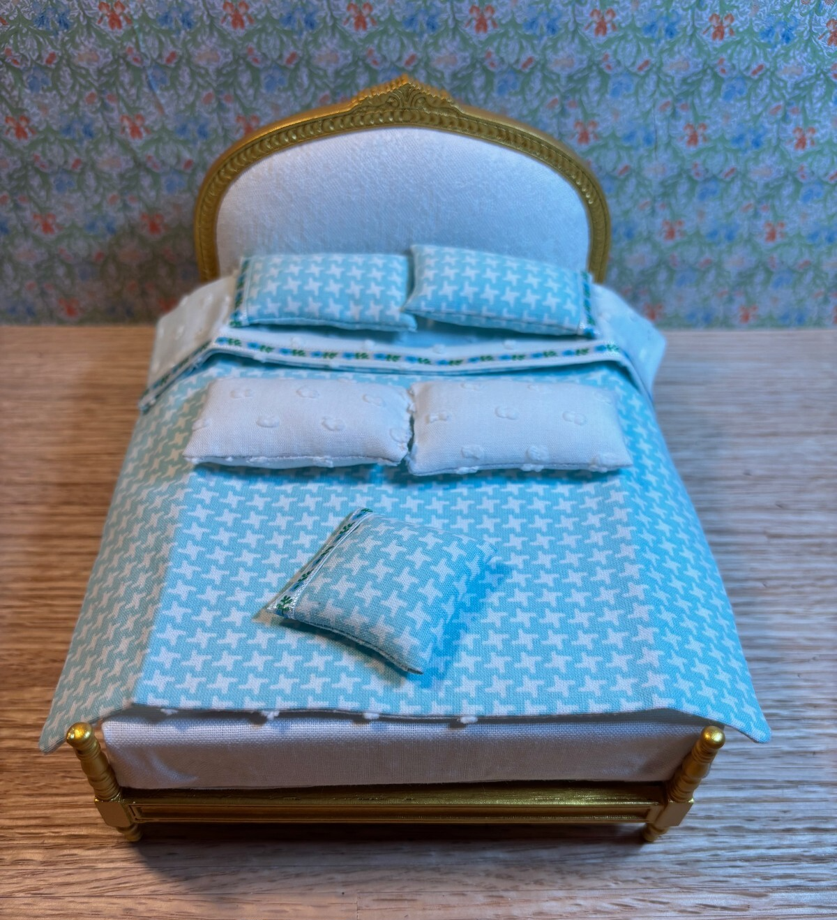 Dollhouse Miniature Double Bed Comforter and Pillow Set V2