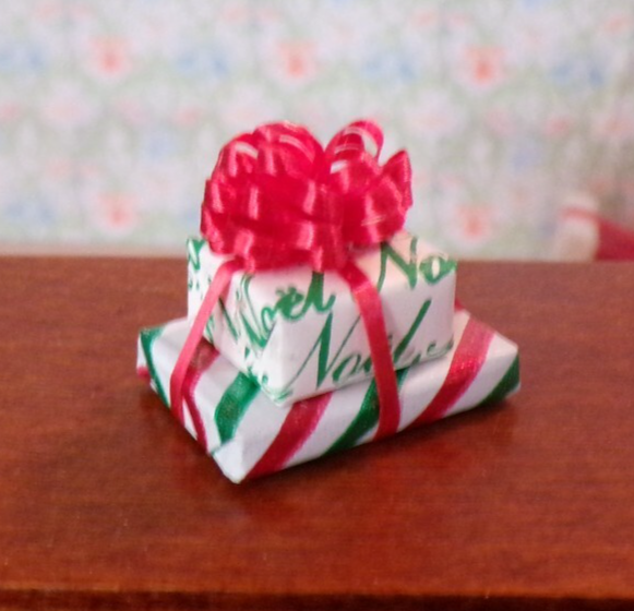 Dollhouse Miniature Christmas Single Wrapped Gift #CH1 Handcrafted
