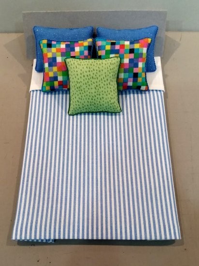 Dollhouse Miniature Double Bed Comforter and Pillow Set D258, Handcrafted