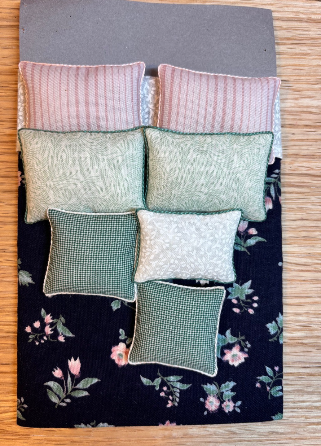 Dollhouse Miniature Double Bed Comforter and Pillow Set D294, Handcrafted
