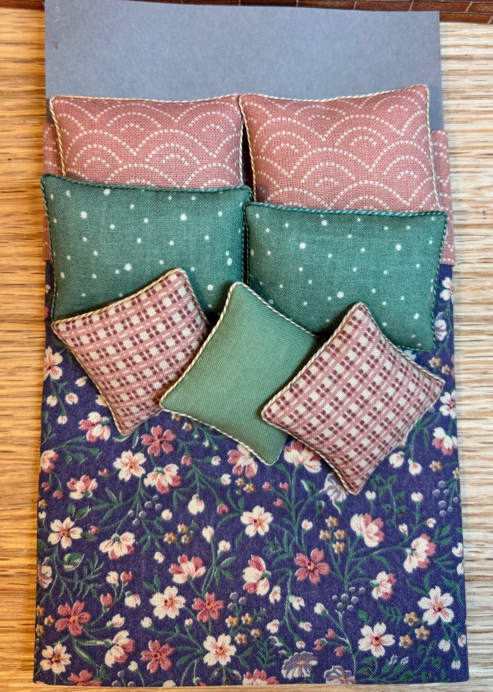 Dollhouse Miniature Double Bed Comforter and Pillow Set D277, Handcrafted