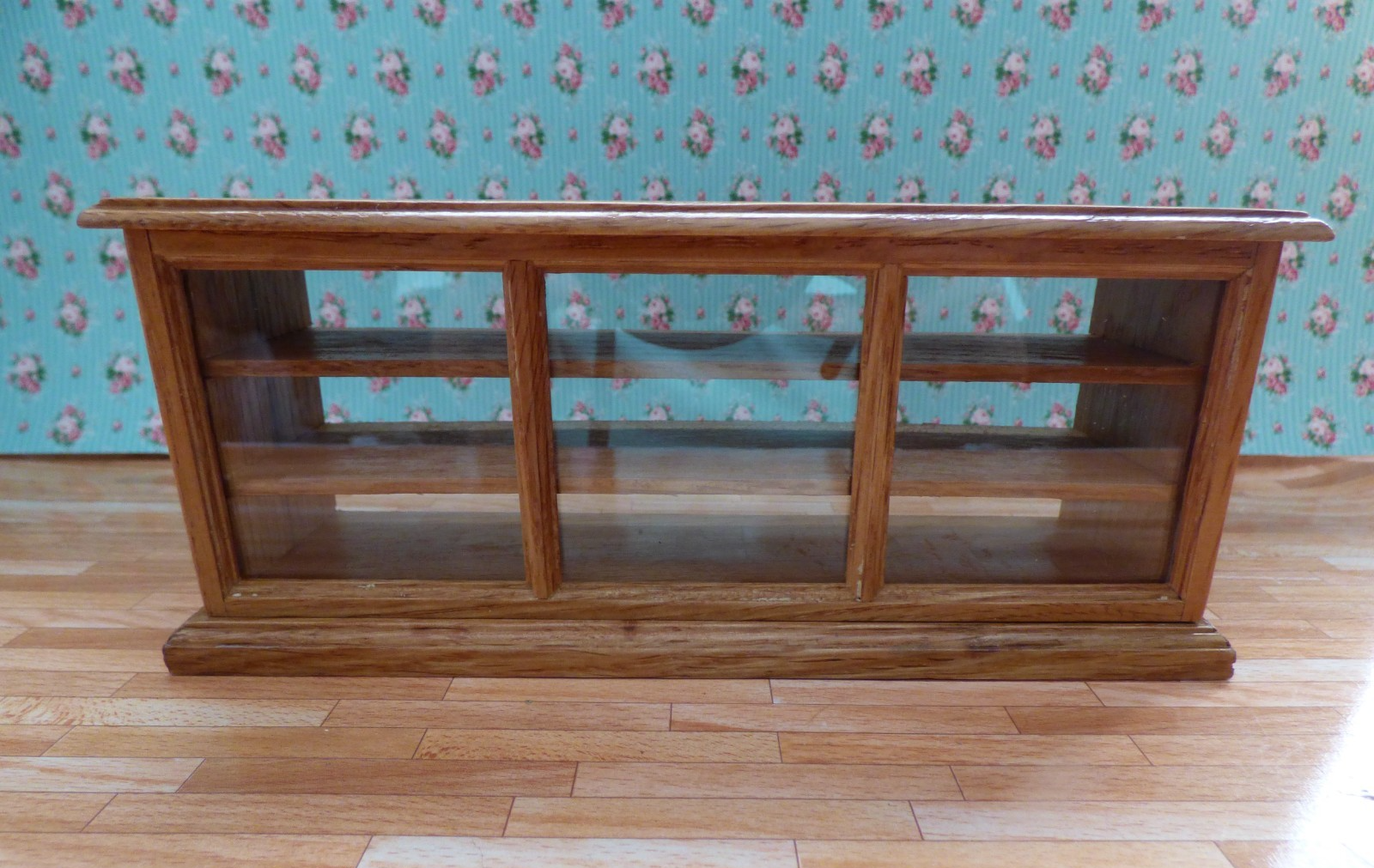 Dollhouse Miniature Solid Oak Long Display Case by Town Square Miniatures