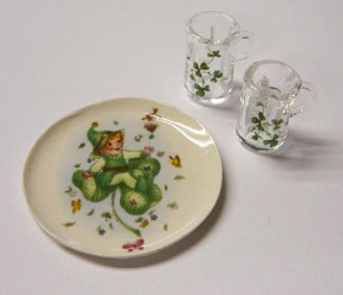 Dollhouse Miniature Shamrock Platter with 2 Beer Steins, Handcrafted