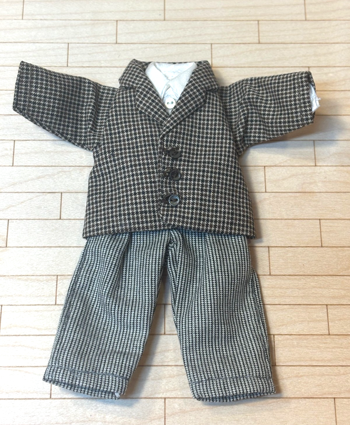 Heidi Ott Dollhouse Miniature 1:12 Scale Man's 3 Piece Suit #XZ964 Brown Plaid