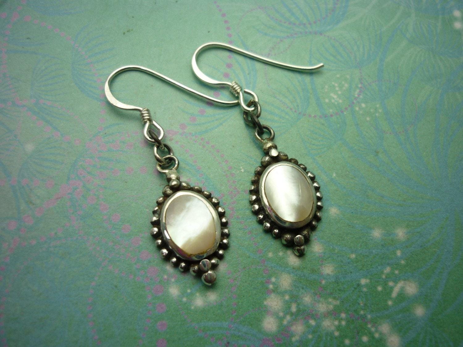 Vintage sterling silver earrings - shell - simple elegance, wedding gift, bridesmaids jewellery, mother of the bride groom, flower girl, 925